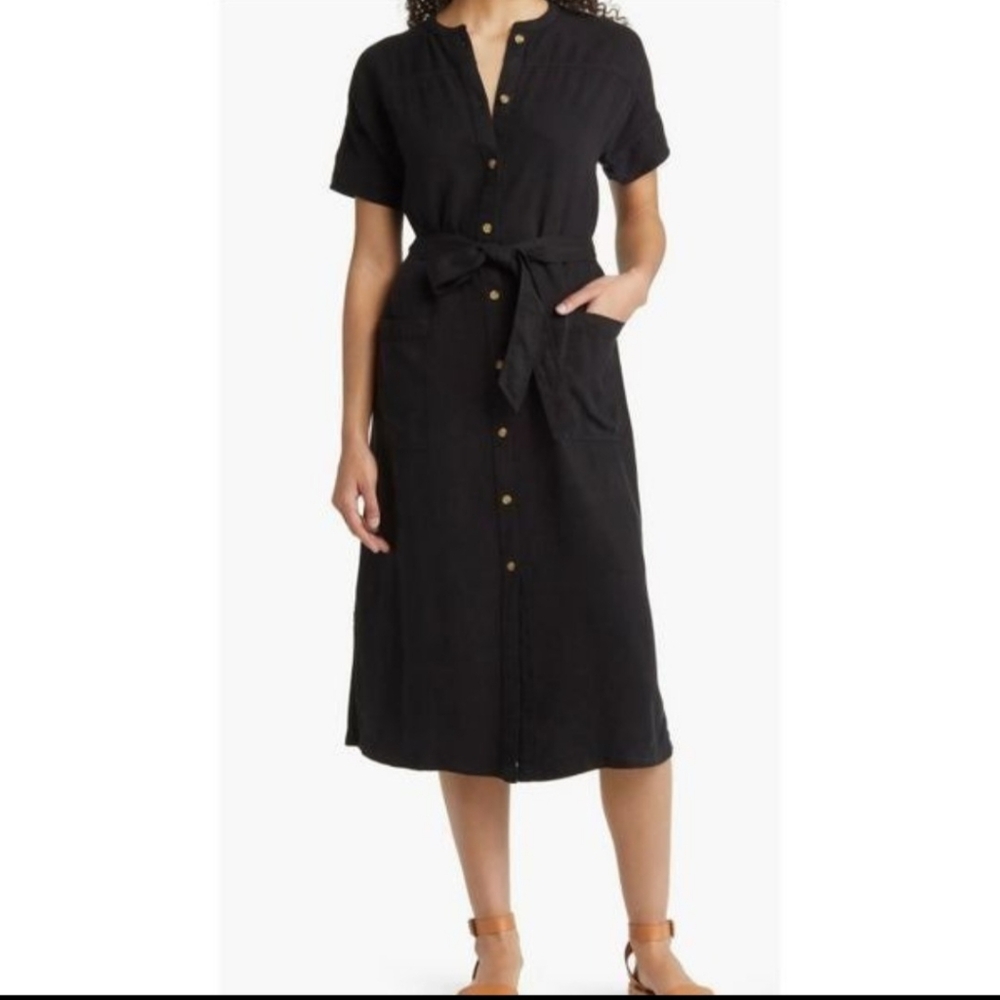 Calson Elegant Black Button-Down Dress
